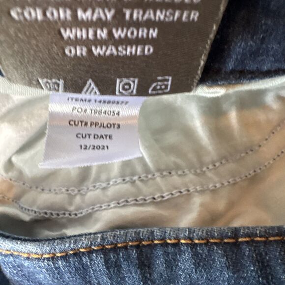 Torrid Feel The Fit Button Fly Cuffed Frayed‎ Look Stretchy Denim Shorts Size 22 - Picture 5 of 12